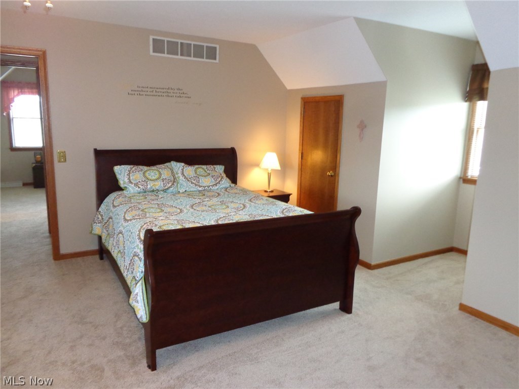3202 Ridgeview Drive Southeast New Philadelphia, OH 44663 - Photo 12 of 33