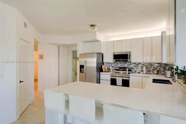 $5,000 | 10700 Northwest 66th Street, Unit 207, Doral, FL 33178