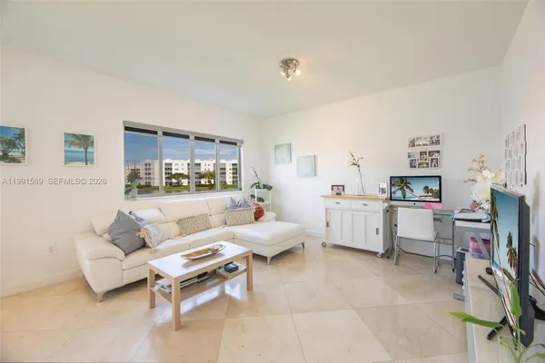 $5,000 | 10700 Northwest 66th Street, Unit 207, Doral, FL 33178