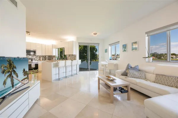 $5,000 | 10700 Northwest 66th Street, Unit 207, Doral, FL 33178