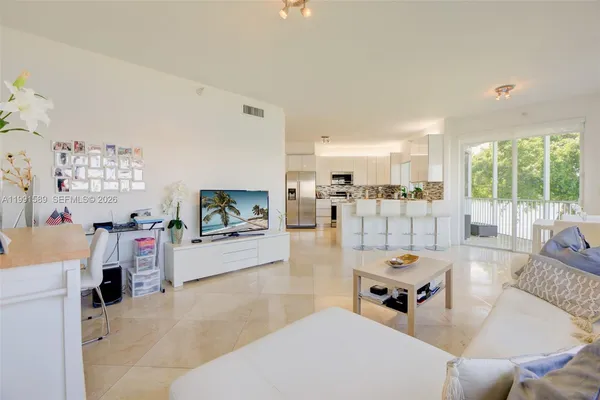 $5,000 | 10700 Northwest 66th Street, Unit 207, Doral, FL 33178