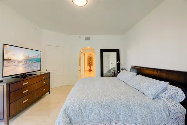 $5,000 | 10700 Northwest 66th Street, Unit 207, Doral, FL 33178