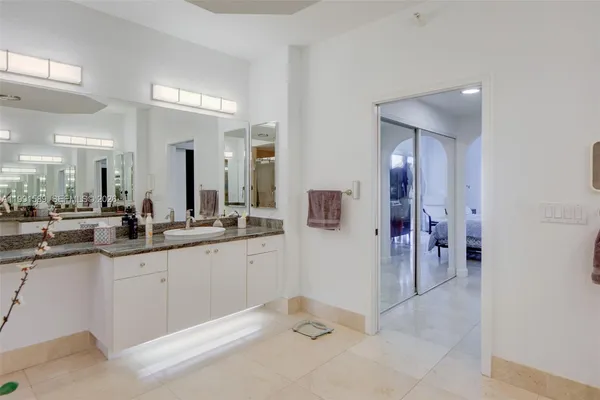 $5,000 | 10700 Northwest 66th Street, Unit 207, Doral, FL 33178