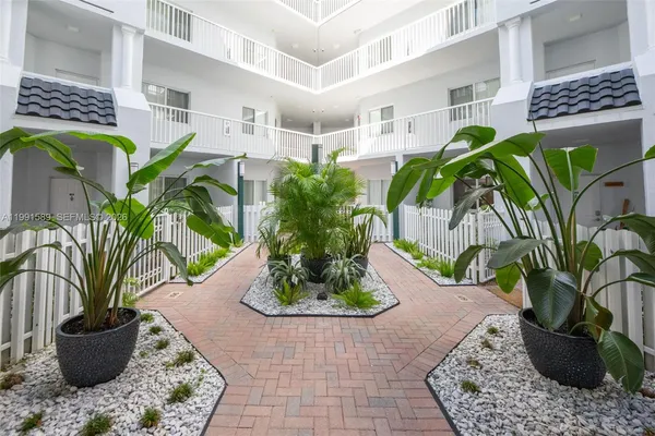 $5,000 | 10700 Northwest 66th Street, Unit 207, Doral, FL 33178