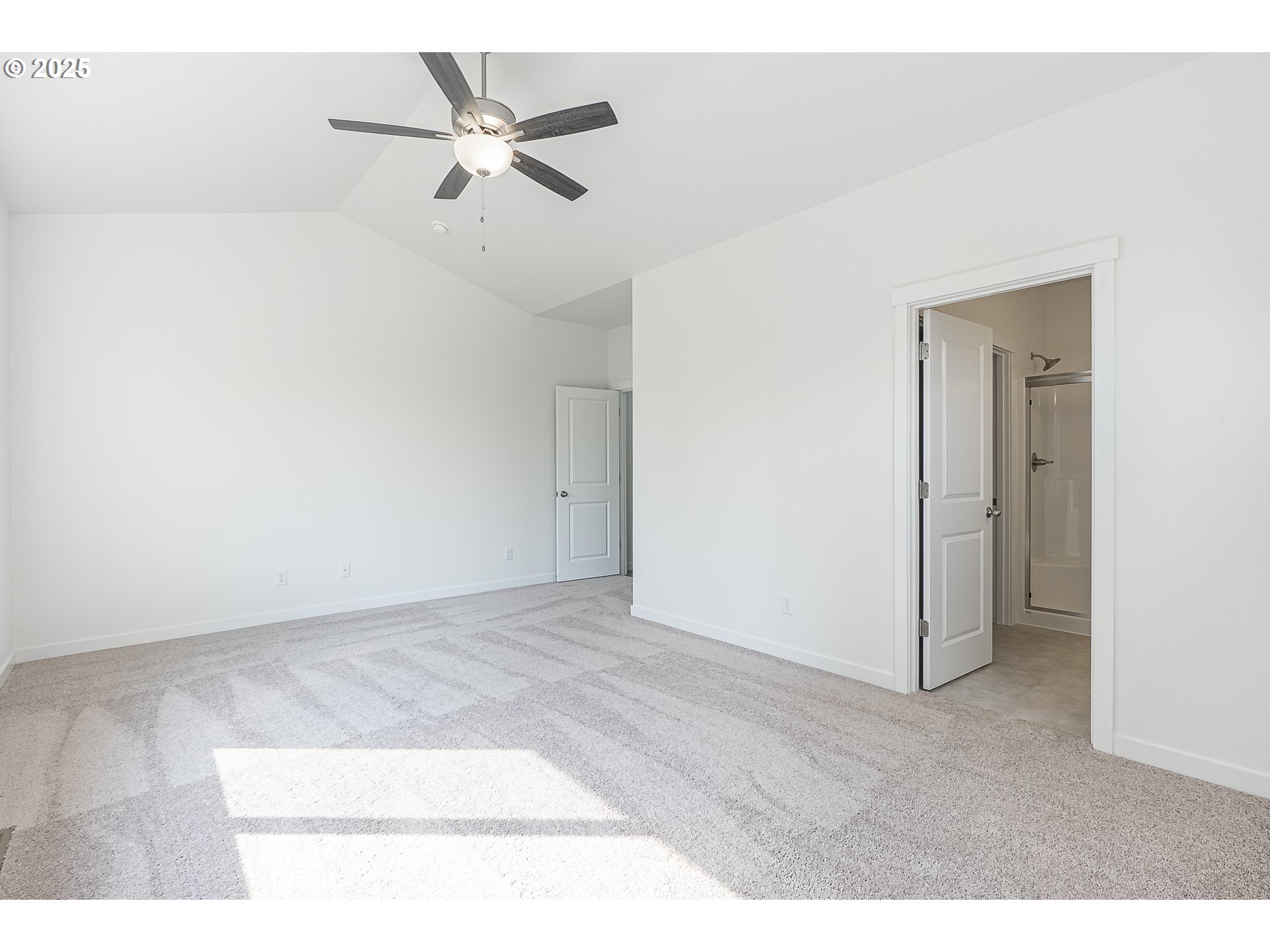 702 Tigerlily Street Silverton, OR 97381 - Photo 12 of 31 a view of an empty room