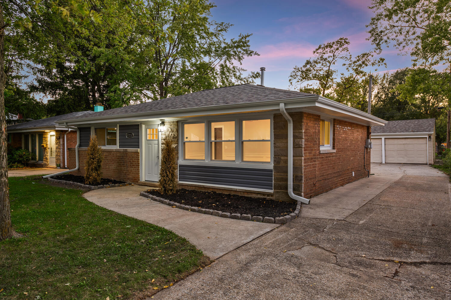 17232 Roy Street Lansing, IL 60438 - Photo 3 of 22 Gallery Image 3