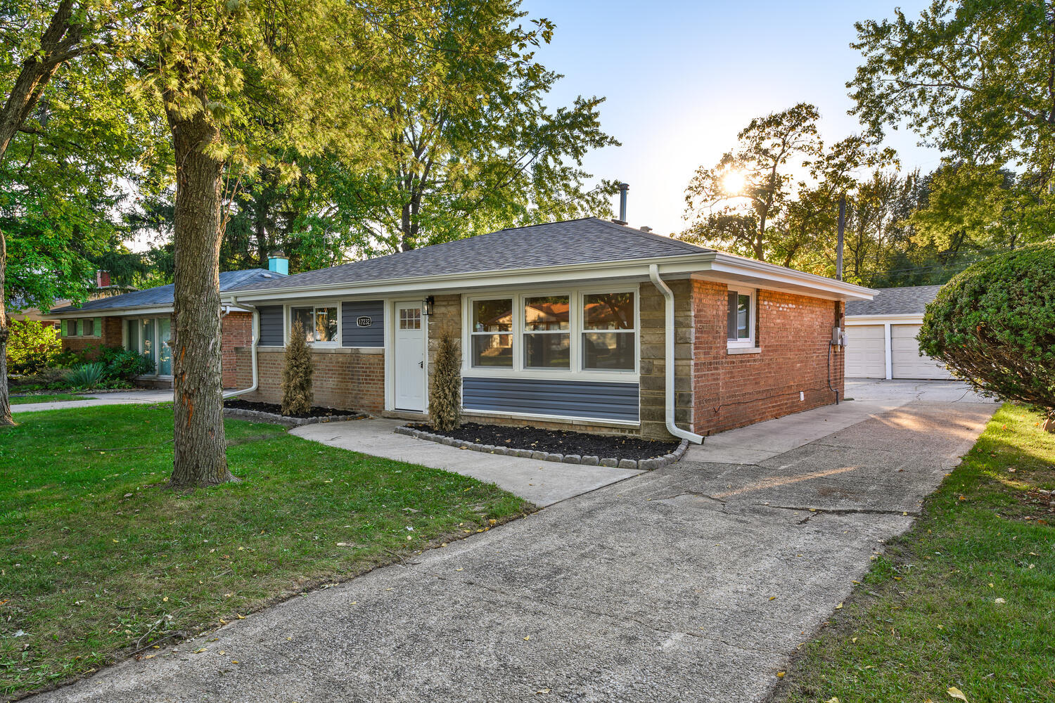 17232 Roy Street Lansing, IL 60438 - Photo 4 of 22 Gallery Image 4