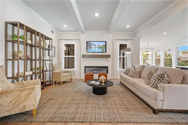 a en suite bathroom with double sink and a mirror