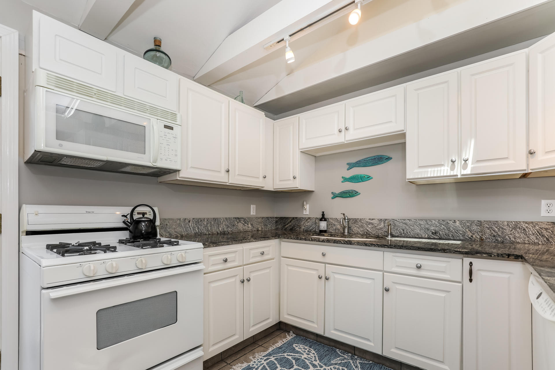 101 Lower County Road, Unit 7A Dennis Port, MA 02639 - Photo 10 of 23 011-photo-kitchen-8497904
