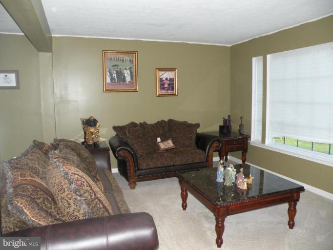 2 Pershing Court Elkton, MD 21921 - Photo 3 of 5 Living Room