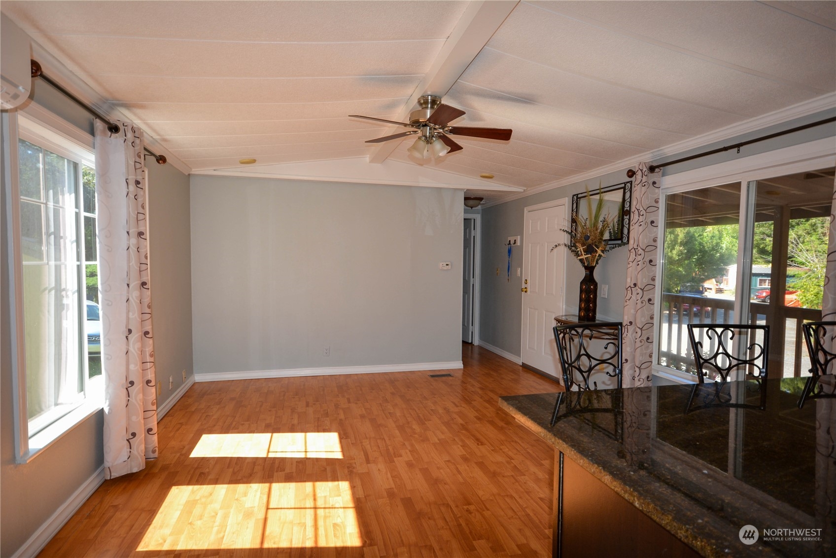 7614 Northeast Bothell Way, Unit 14 Kenmore, WA 98028 - Photo 14 of 26 Gallery Image 14