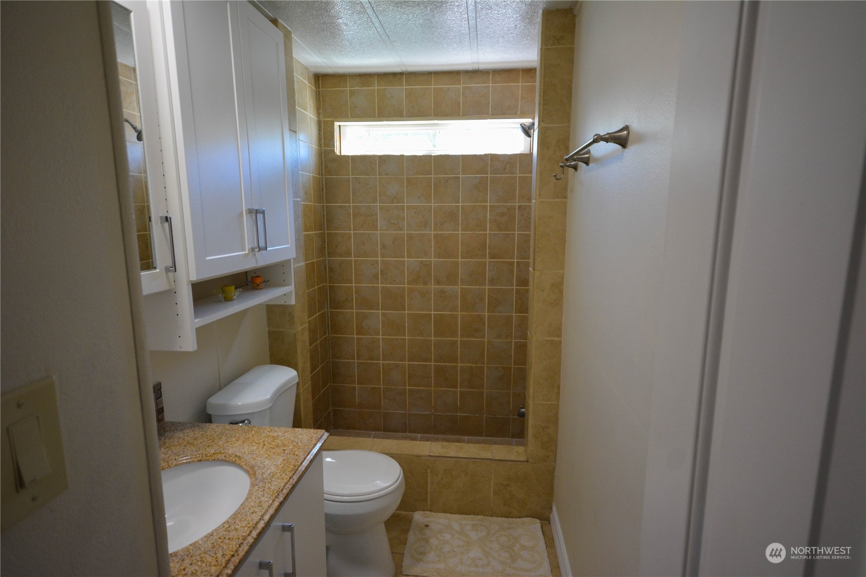 7614 Northeast Bothell Way, Unit 14 Kenmore, WA 98028 - Photo 16 of 26 Gallery Image 16