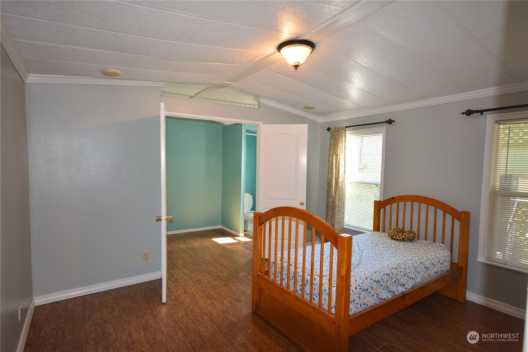 7614 Northeast Bothell Way, Unit 14 Kenmore, WA 98028 - Photo 23 of 26 Gallery Image 23
