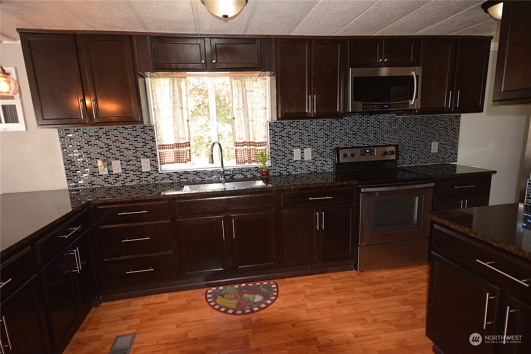 7614 Northeast Bothell Way, Unit 14 Kenmore, WA 98028 - Photo 8 of 26 Gallery Image 8