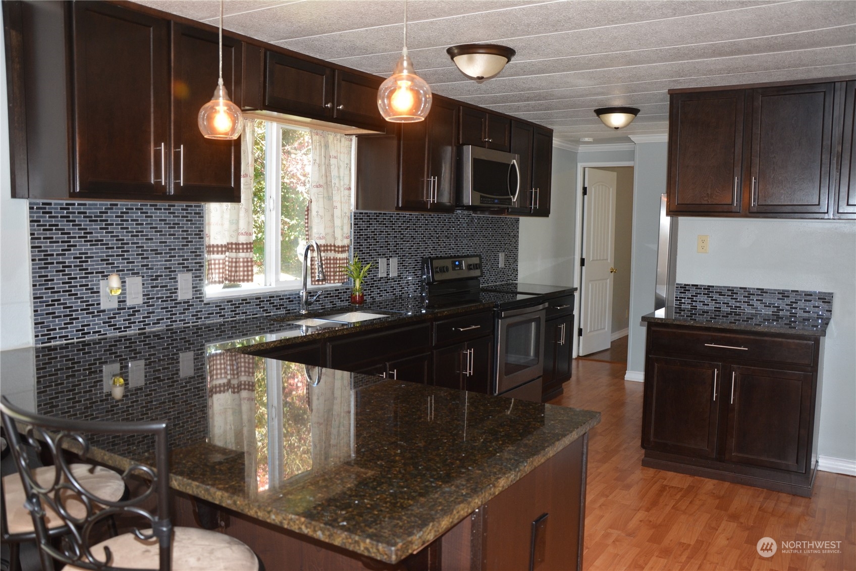 7614 Northeast Bothell Way, Unit 14 Kenmore, WA 98028 - Photo 9 of 26 Gallery Image 9