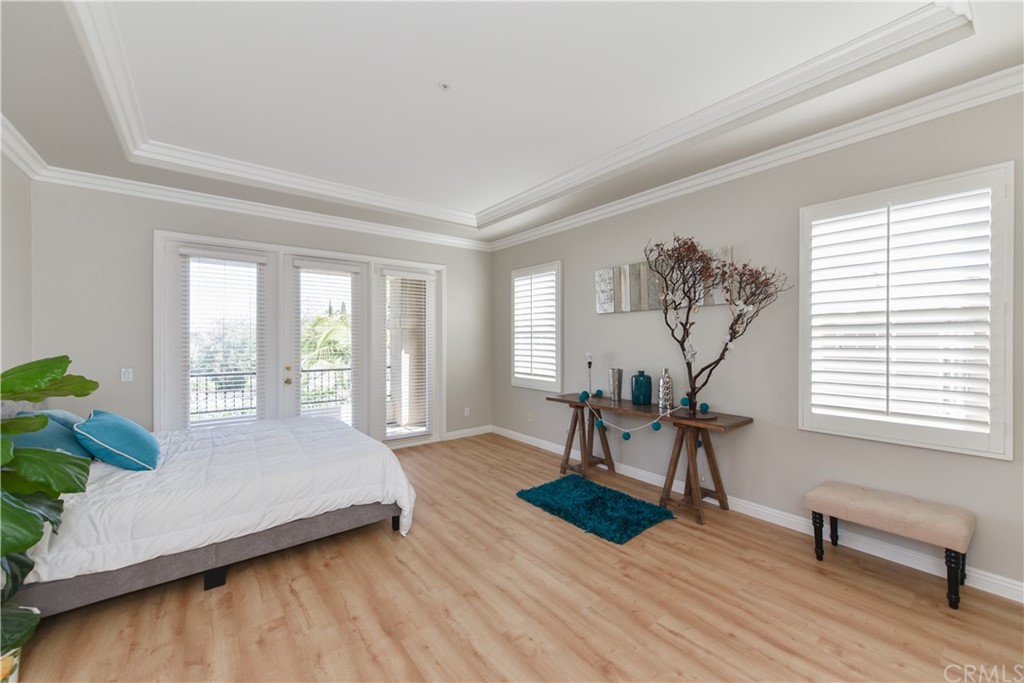 23 Benavente Irvine, CA 92606 - Photo 38 of 44 a living room with furniture and a window