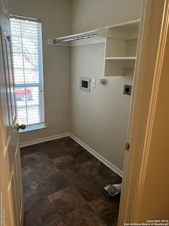 a view of utility room