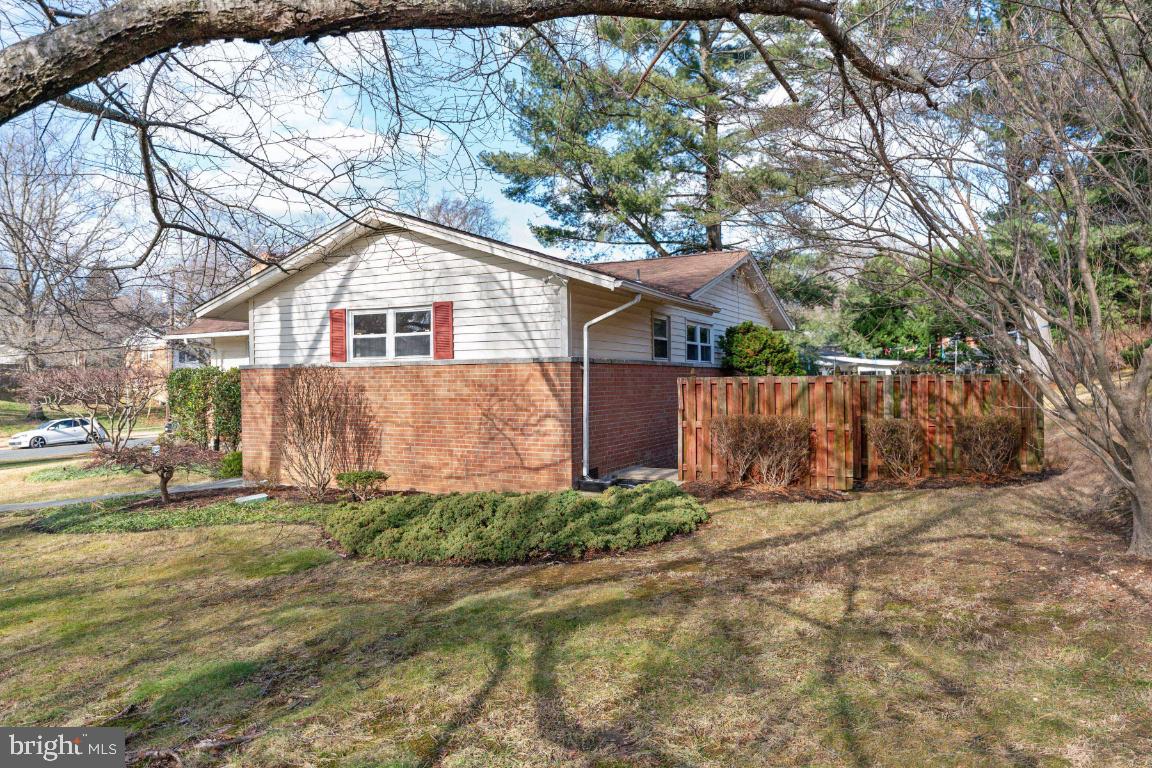 1300 Xaveria Drive Silver Spring, MD 20903 - Photo 3 of 25