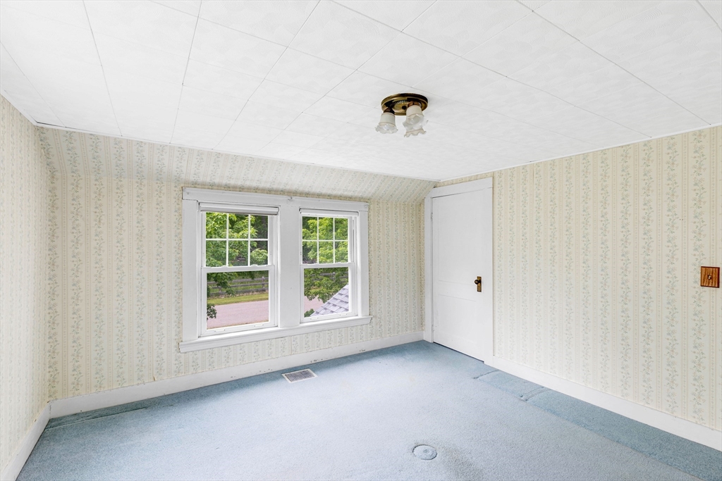 19 Ocean Avenue Rowley, MA 01969 - Photo 16 of 32