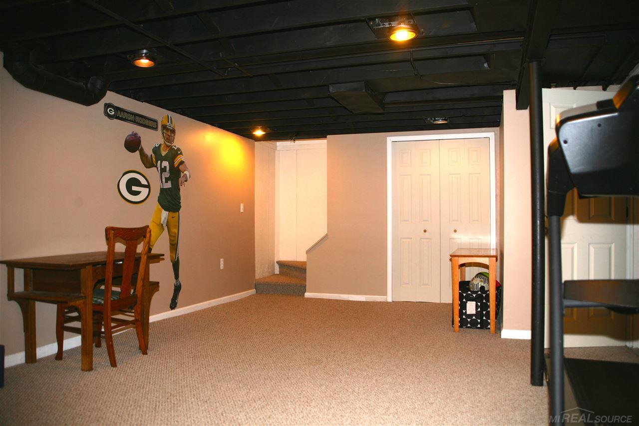 957 Hadley Road Rochester Hills, MI 48307 - Photo 19 of 23