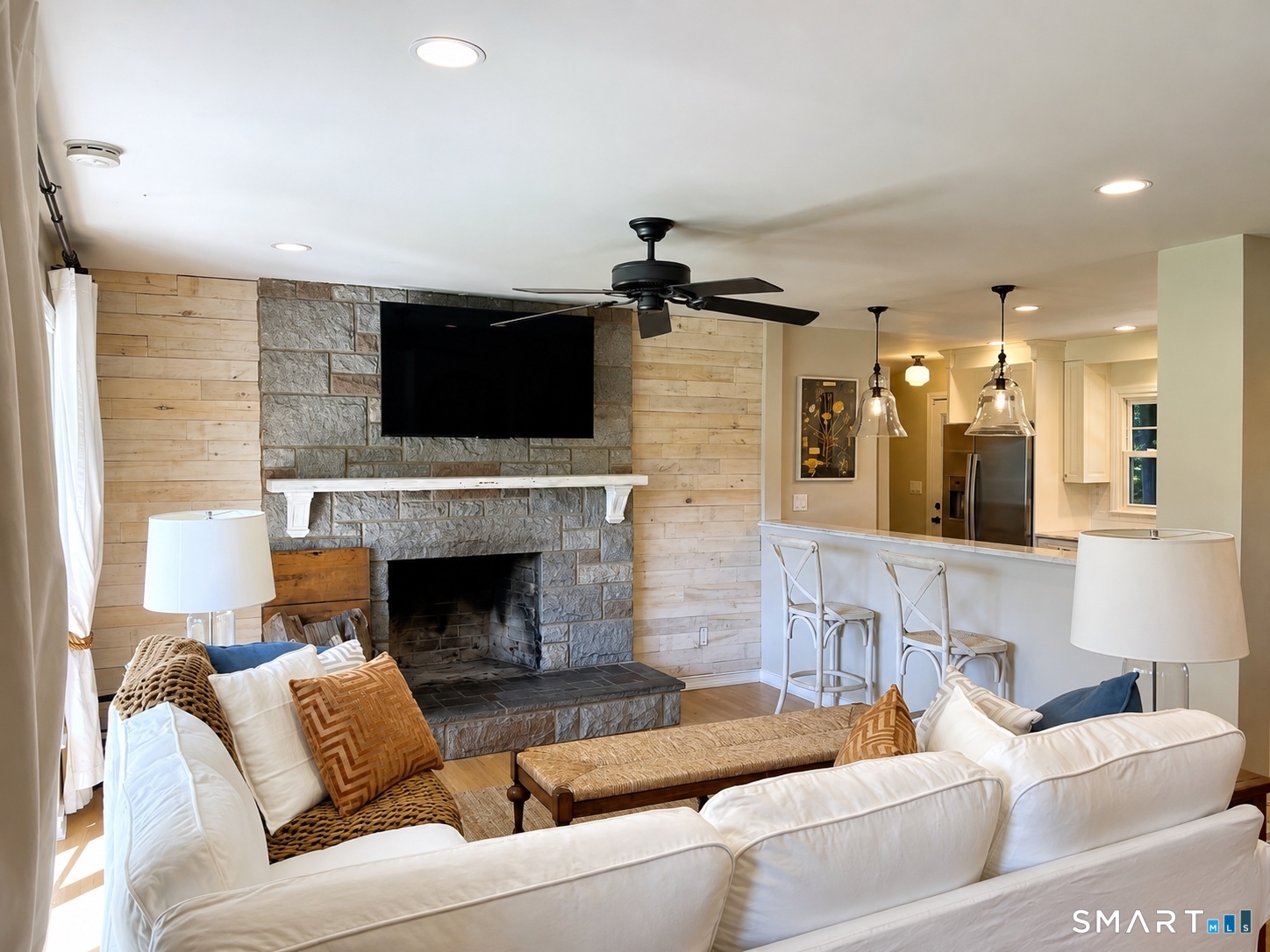 186 Schiller Road Fairfield, CT 06825 - Photo 2 of 15 Gallery Image 2