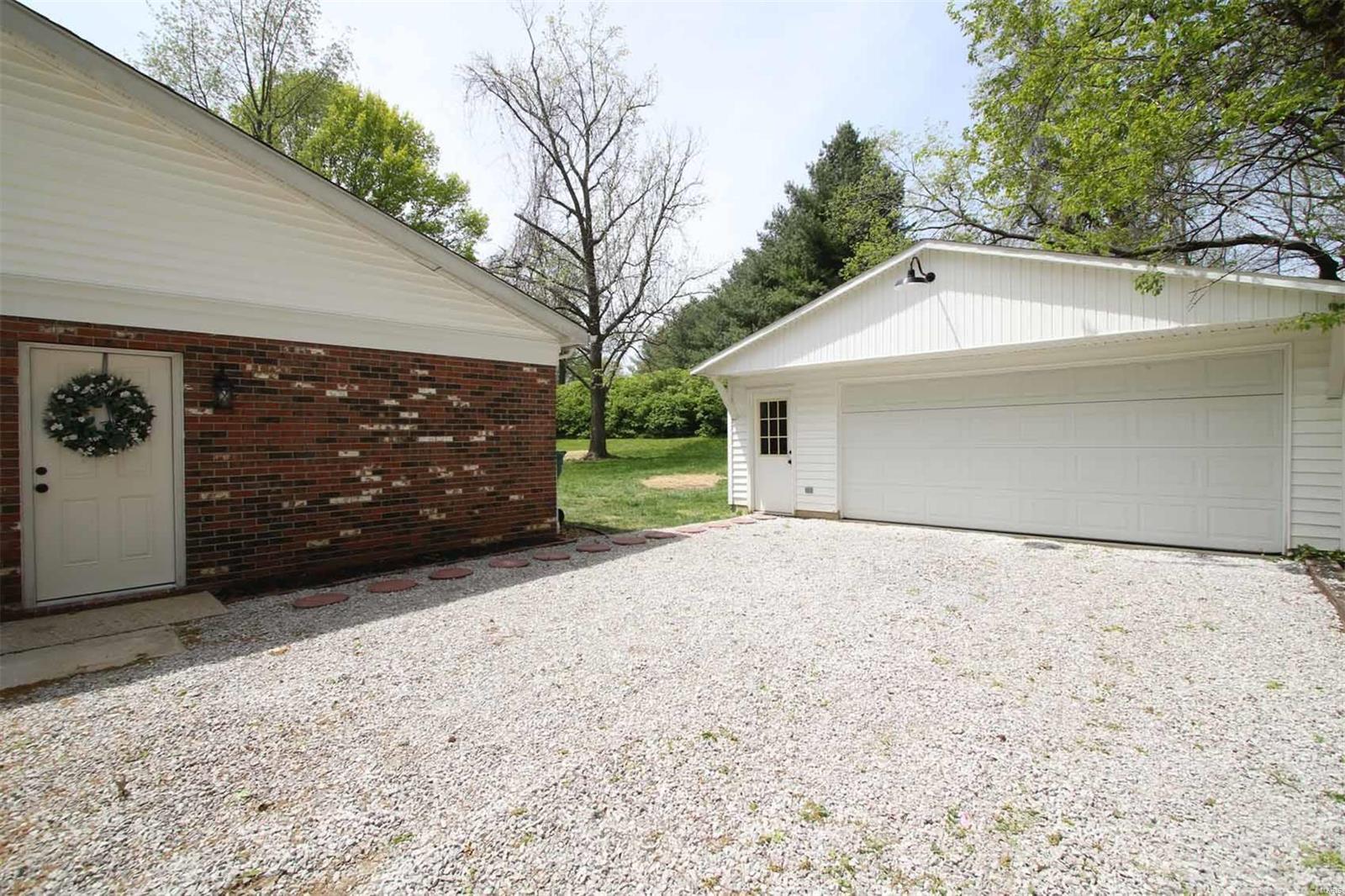 35 Clover Drive Belleville, IL 62221 - Photo 38 of 45