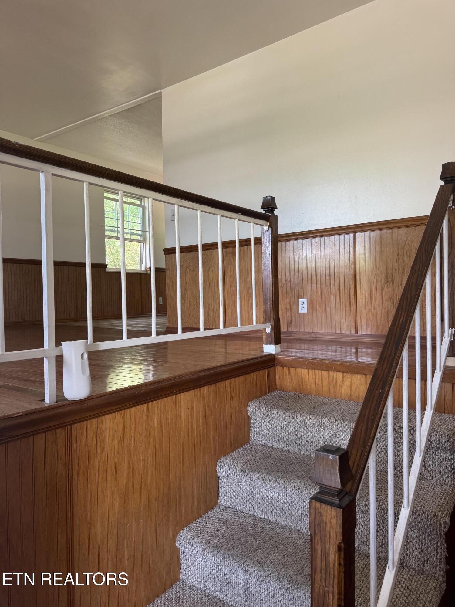 520 Crystal Springs Road Madisonville, TN 37354 - Photo 2 of 11 Stairs