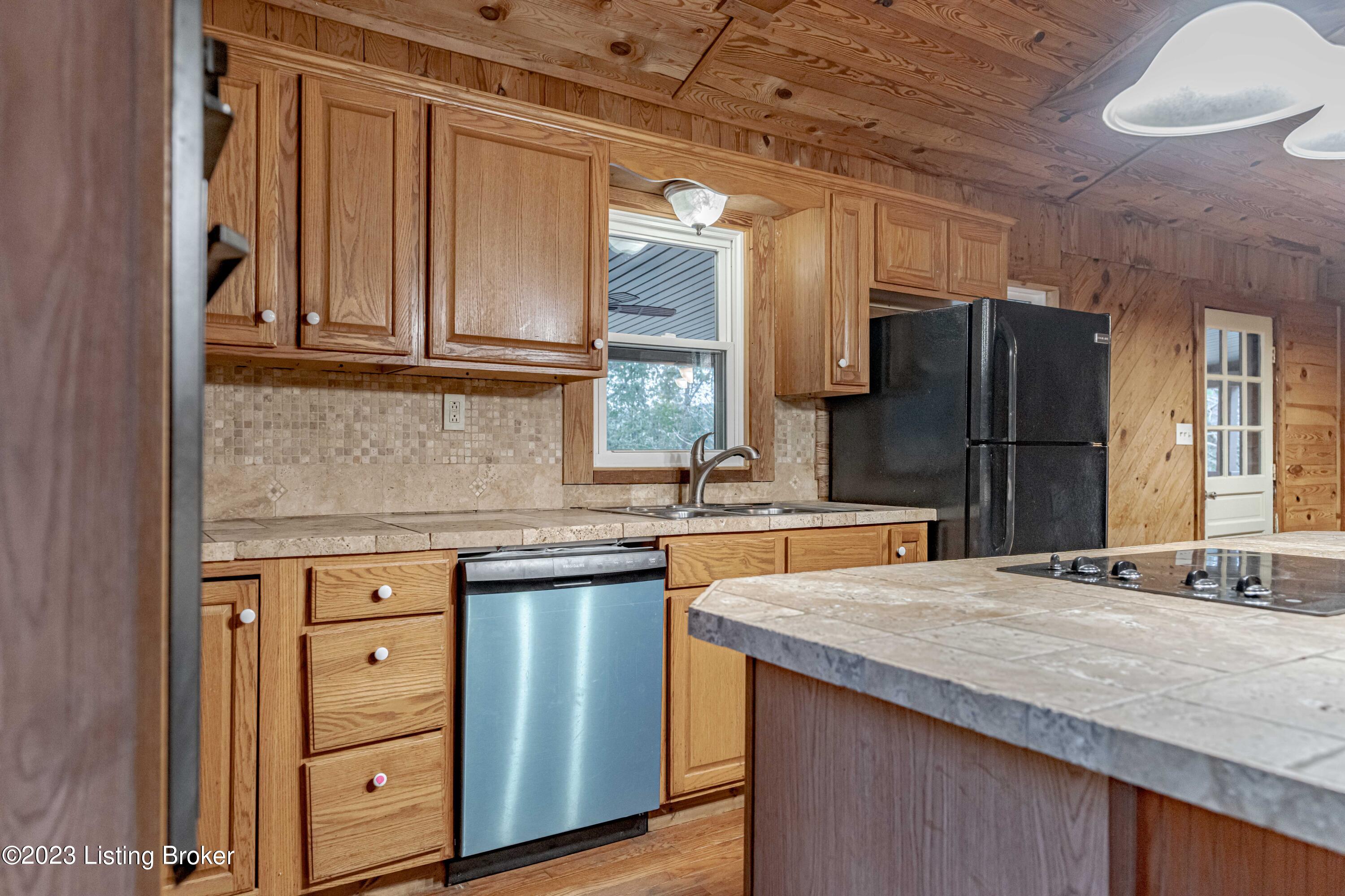 175 King Cemtery Road Irvine, KY 40336 - Photo 12 of 35 DSC03019