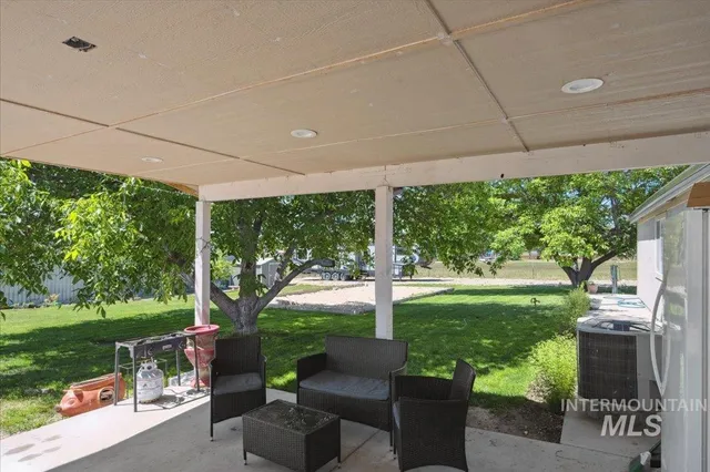 $950,000 | 15741 Willis Road, Caldwell, ID 83607