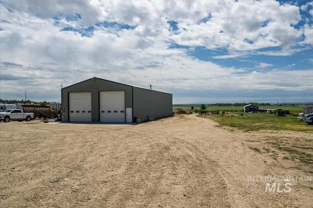 $950,000 | 15741 Willis Road, Caldwell, ID 83607