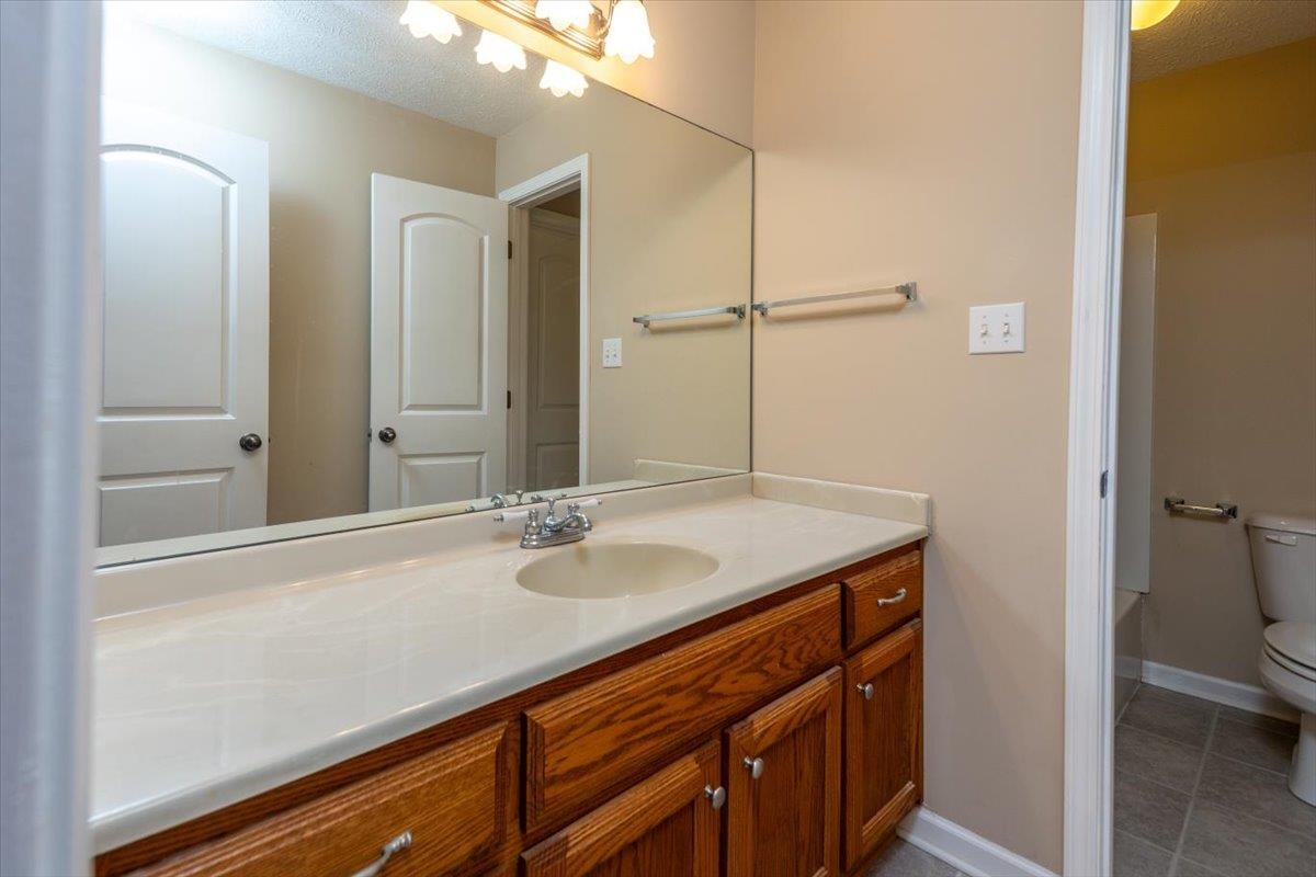 168 Clementine Road Atoka, TN 38004 - Photo 27 of 39 Jack n Jill Bath between 4th and 5th bedrooms