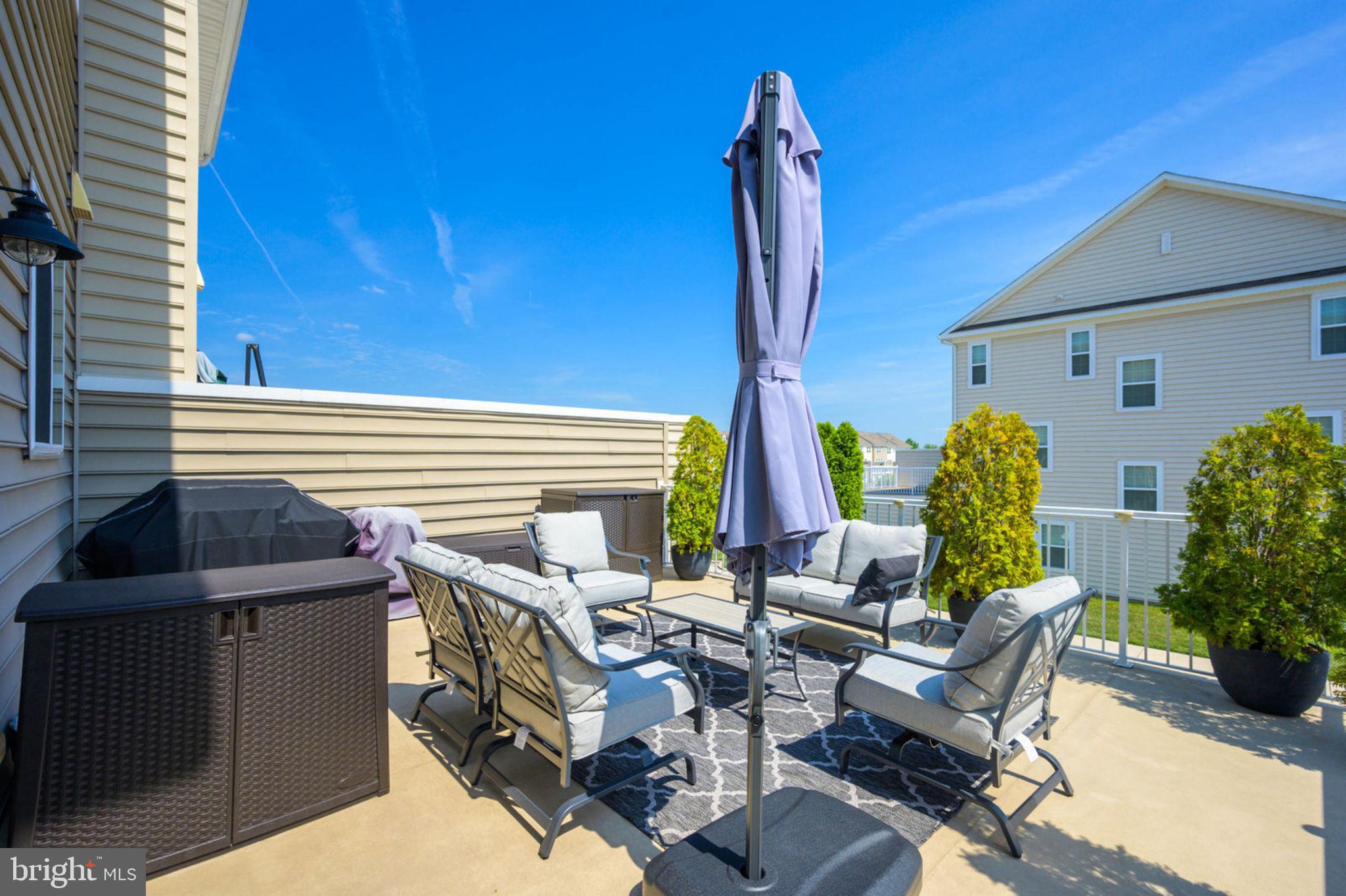 25660 Pleasant Valley Road Chantilly, VA 20152 - Photo 22 of 42 Space to entertain