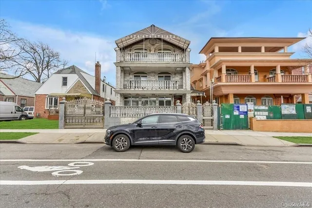 $3,498,000 | 147-40 Jewel Avenue | Kew Gardens Hills