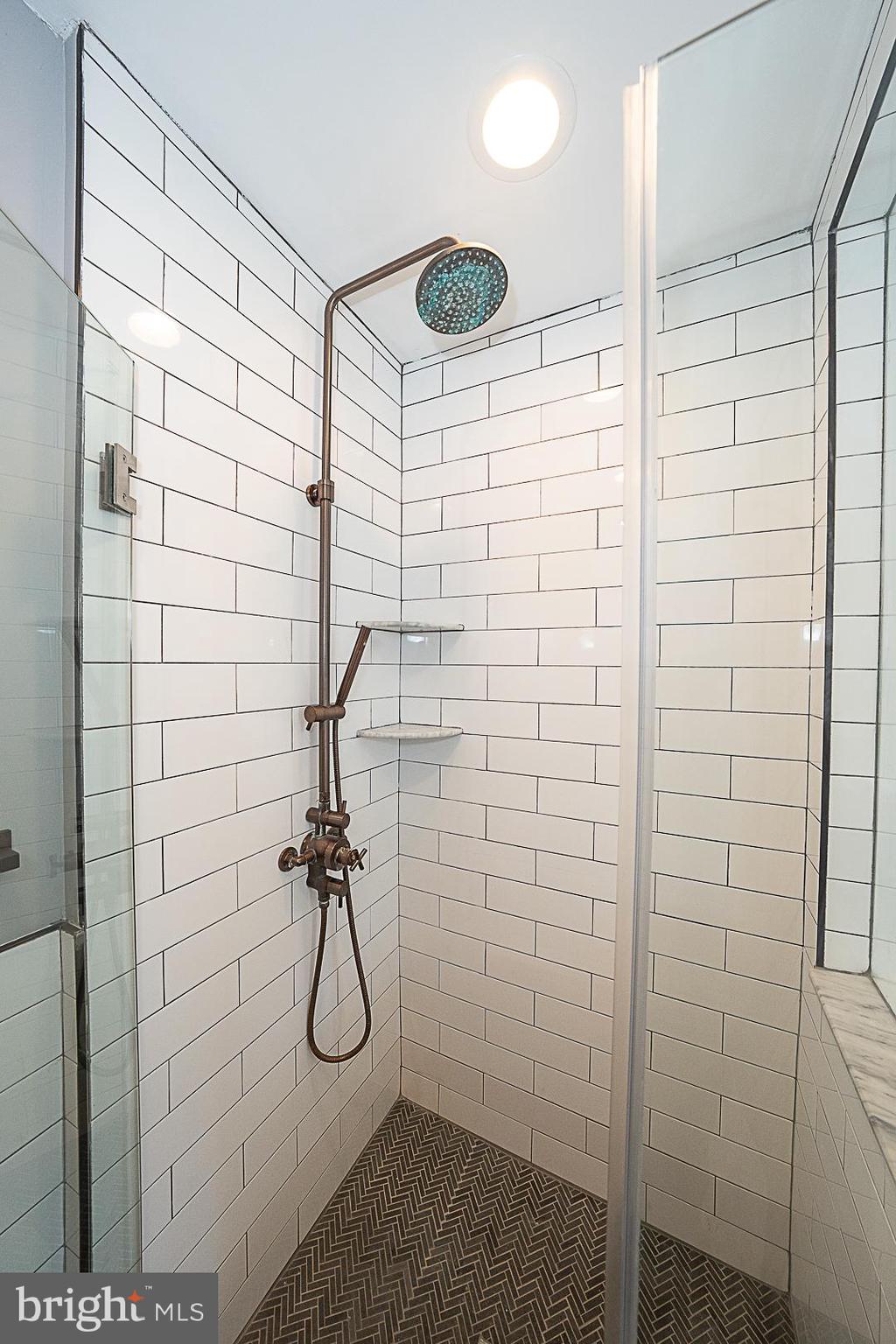 3919 Terrace Street Philadelphia, PA 19128 - Photo 25 of 58