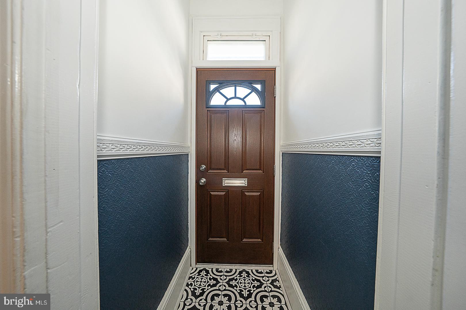 3919 Terrace Street Philadelphia, PA 19128 - Photo 7 of 58 Entry/Vestibule