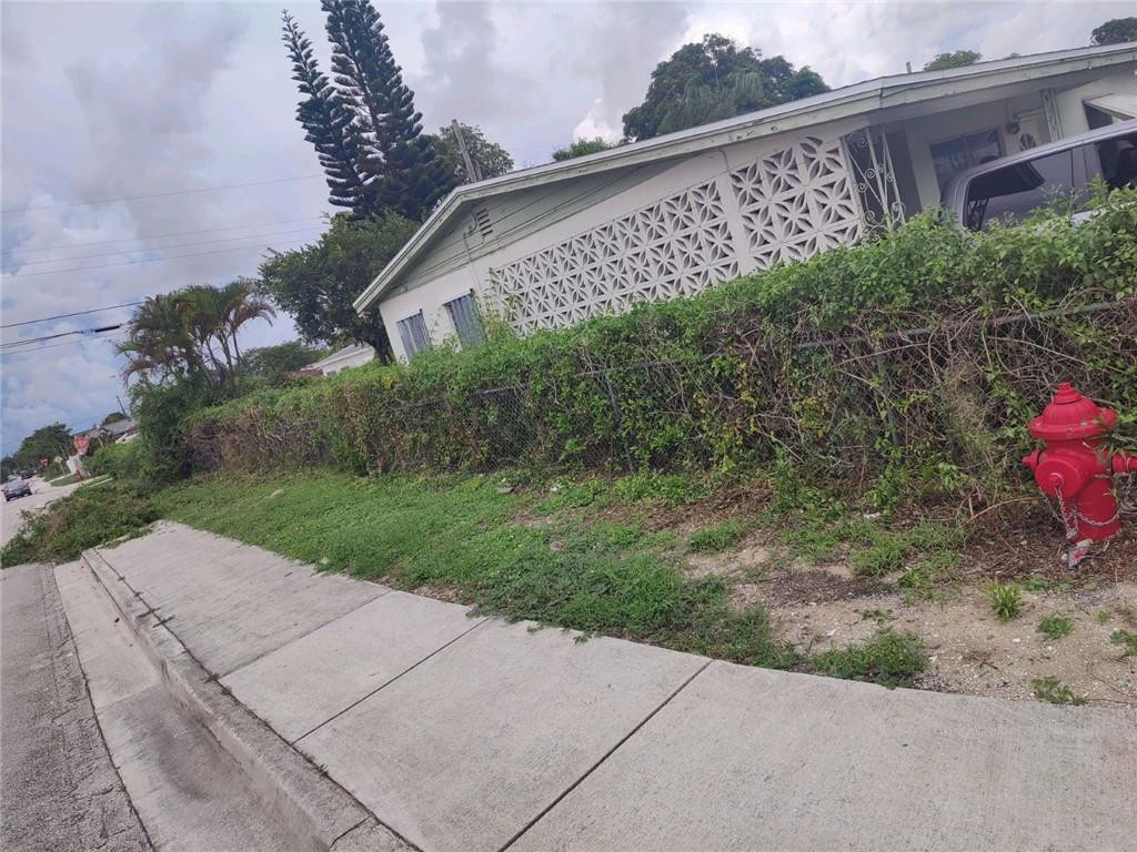 664 West 2nd Street Riviera Beach, FL 33404 - Photo 2 of 18 Photo 2