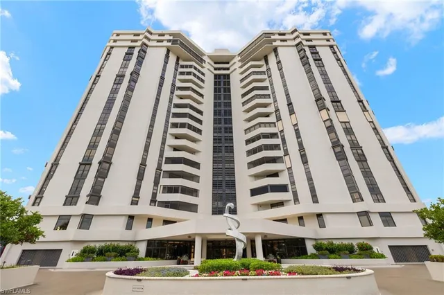 $1,250,000 | 6001 Pelican Bay Boulevard, Unit 1205, Naples, FL 34108