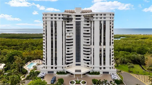 $1,250,000 | 6001 Pelican Bay Boulevard, Unit 1205, Naples, FL 34108