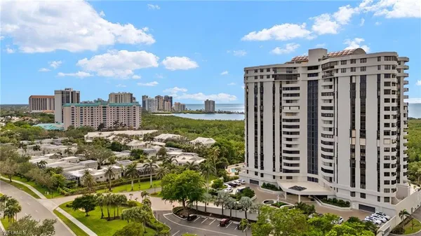 $1,250,000 | 6001 Pelican Bay Boulevard, Unit 1205, Naples, FL 34108