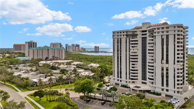 $1,250,000 | 6001 Pelican Bay Boulevard, Unit 1205, Naples, FL 34108