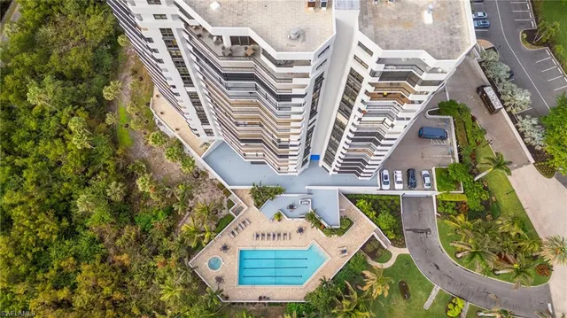 $1,250,000 | 6001 Pelican Bay Boulevard, Unit 1205, Naples, FL 34108