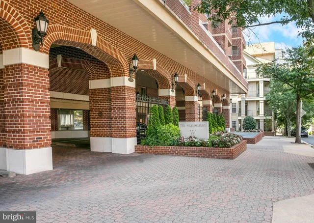 a car parked in front of a building