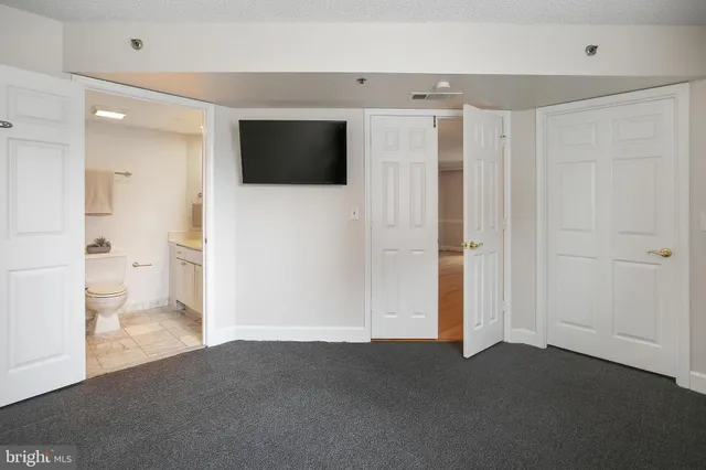 a view of a livingroom with an empty space