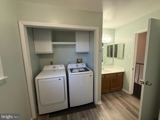 a view of walk in closet