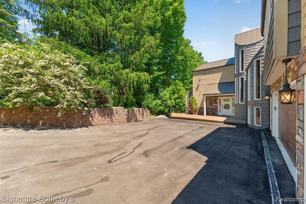 30650 Lahser Road Beverly Hills, MI 48025 - Photo 28 of 93