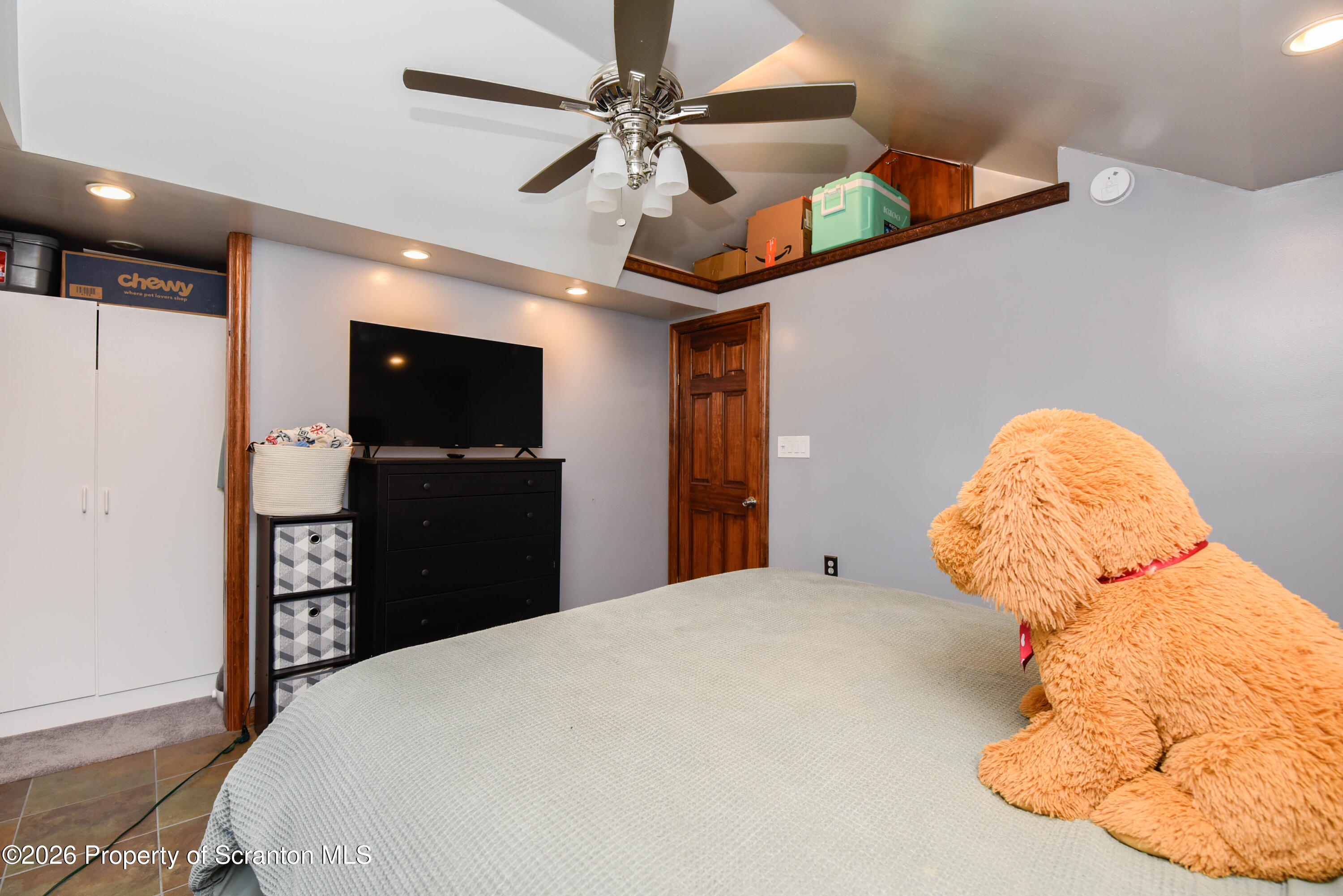 614 Warren Street Blakely, PA 18452 - Photo 24 of 44 Primary Bedroom