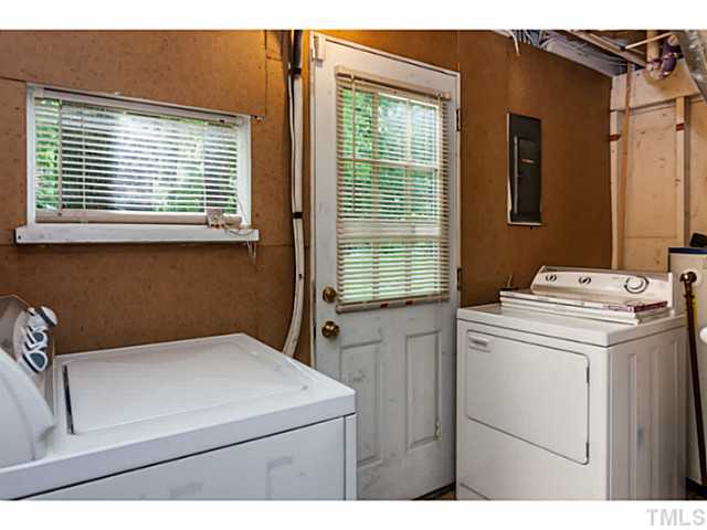 1731 Euclid Road Durham, NC 27713 - Photo 14 of 25 a utility room with dryer and washer