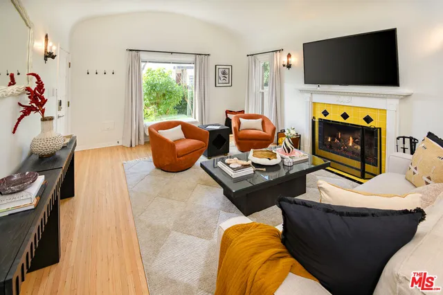 $1,750,000 | 502 North Gardner Street, Los Angeles, CA 90036