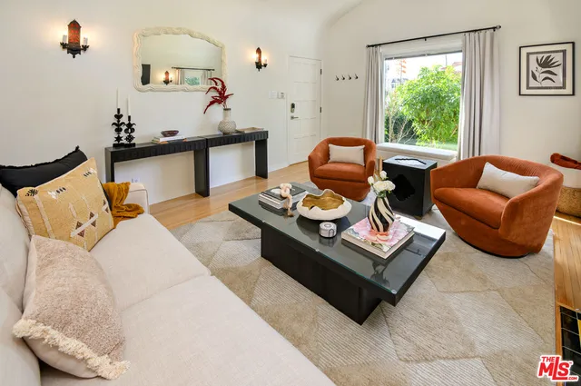 $1,750,000 | 502 North Gardner Street, Los Angeles, CA 90036