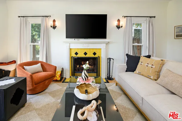 $1,750,000 | 502 North Gardner Street, Los Angeles, CA 90036